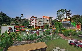 Chacha Inn The Garden Retreat