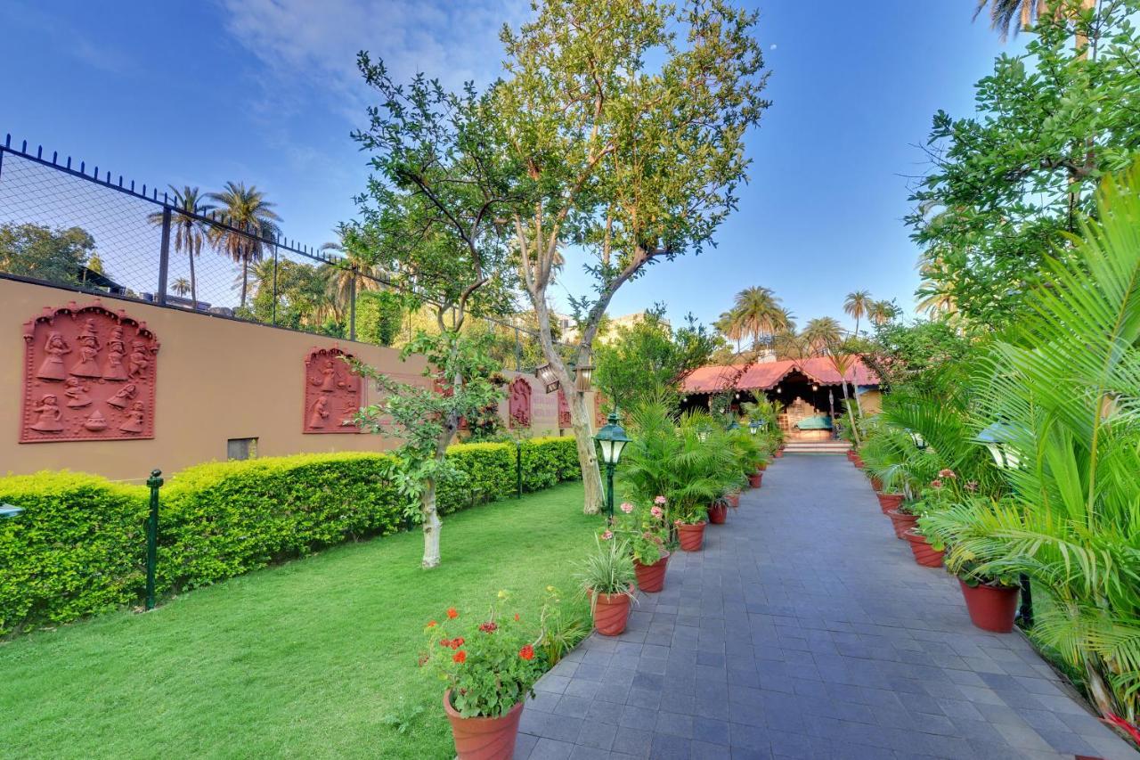 Chacha Inn The Garden Retreat Monte Abu Exterior foto